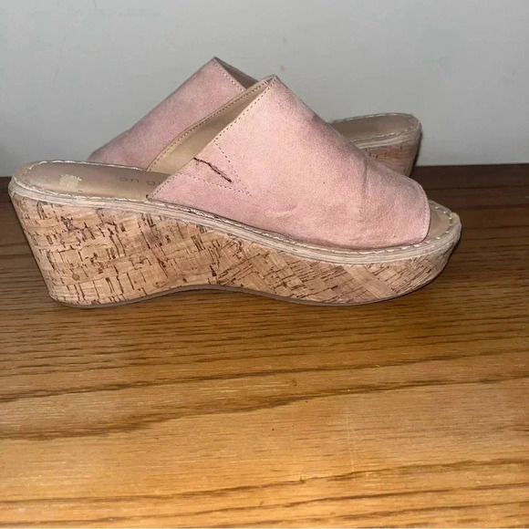 Madden girl pink suede slip ons - Picture 1 of 6